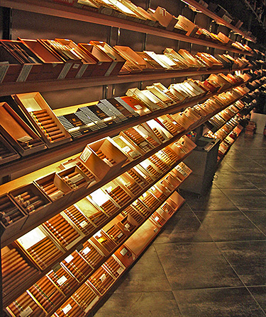 Cigars and More - Fachgeschäft für Zigarren (Humidor)